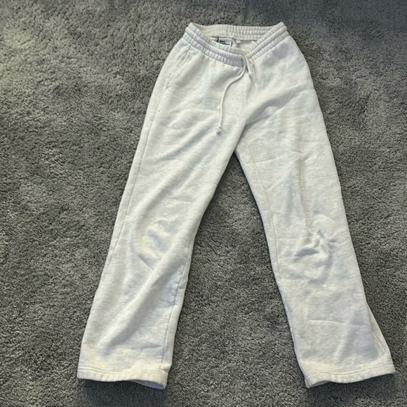 TNA/Aritzia wide leg (cozy fleece) white sweatpants - Picture 1 of 4